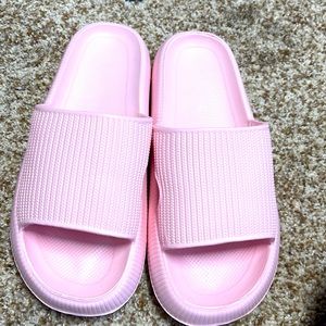 The Cloudies slip on rubberised shoe